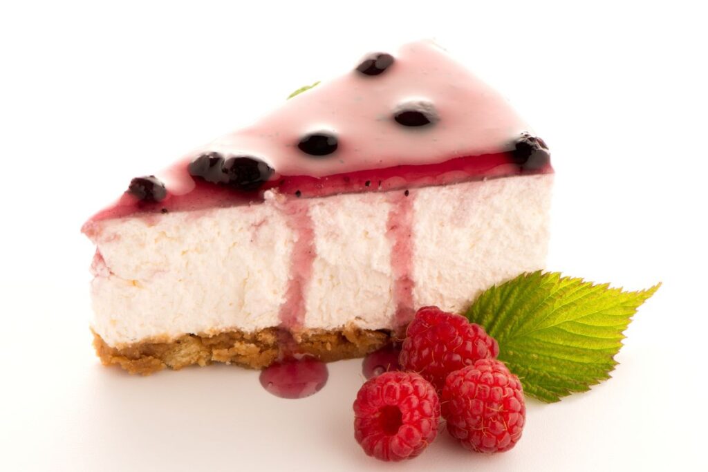 מתכון לעוגת גבינה קטוגנית אפויה עם בסיס בצק פריך ללא סוכר וללא גלוטן