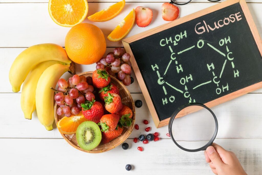 האם תזונה קטוגנית מתאימה לכל אחד? בדיקת השפעת סוכר ופירות בקיטו