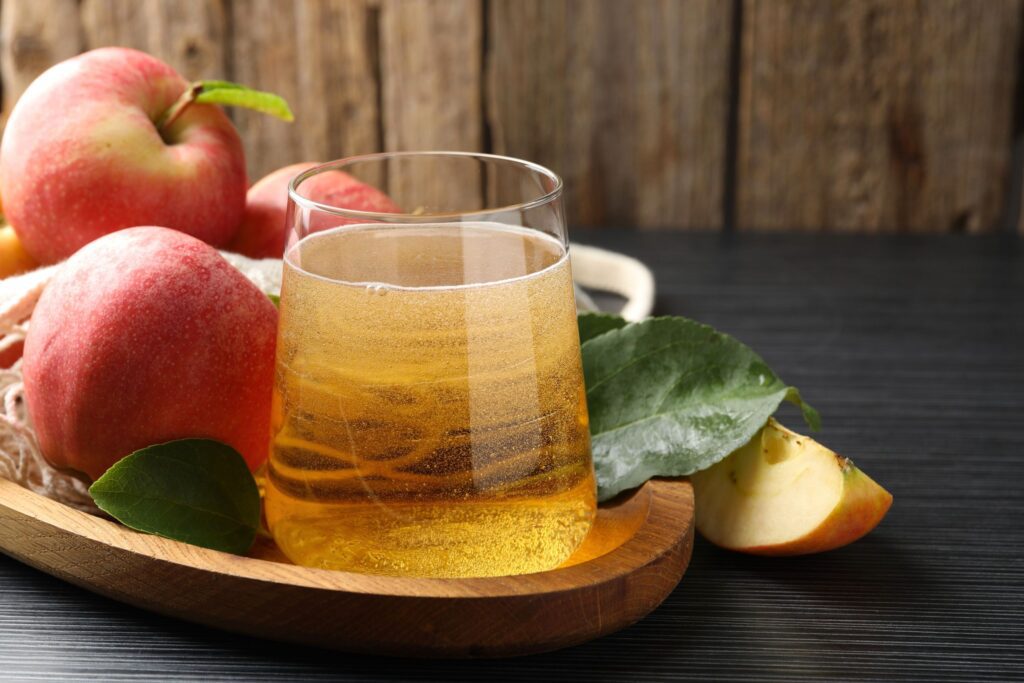 חומץ תפוחים טבעי לירידה במשקל ואיזון סוכר בקיטו