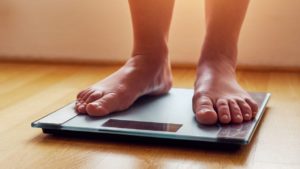 Read more about the article ייעוץ לירידה במשקל – איך חומץ תפוחים יכול לעזור לנו?